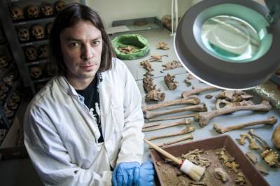 Ein Anthropologe an seinem Arbeitsplatz